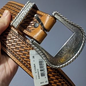 New with tag !!! Leather belt size 36